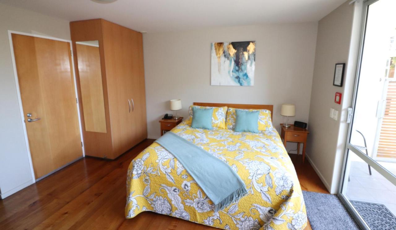 Sumner Bay Motel 4*