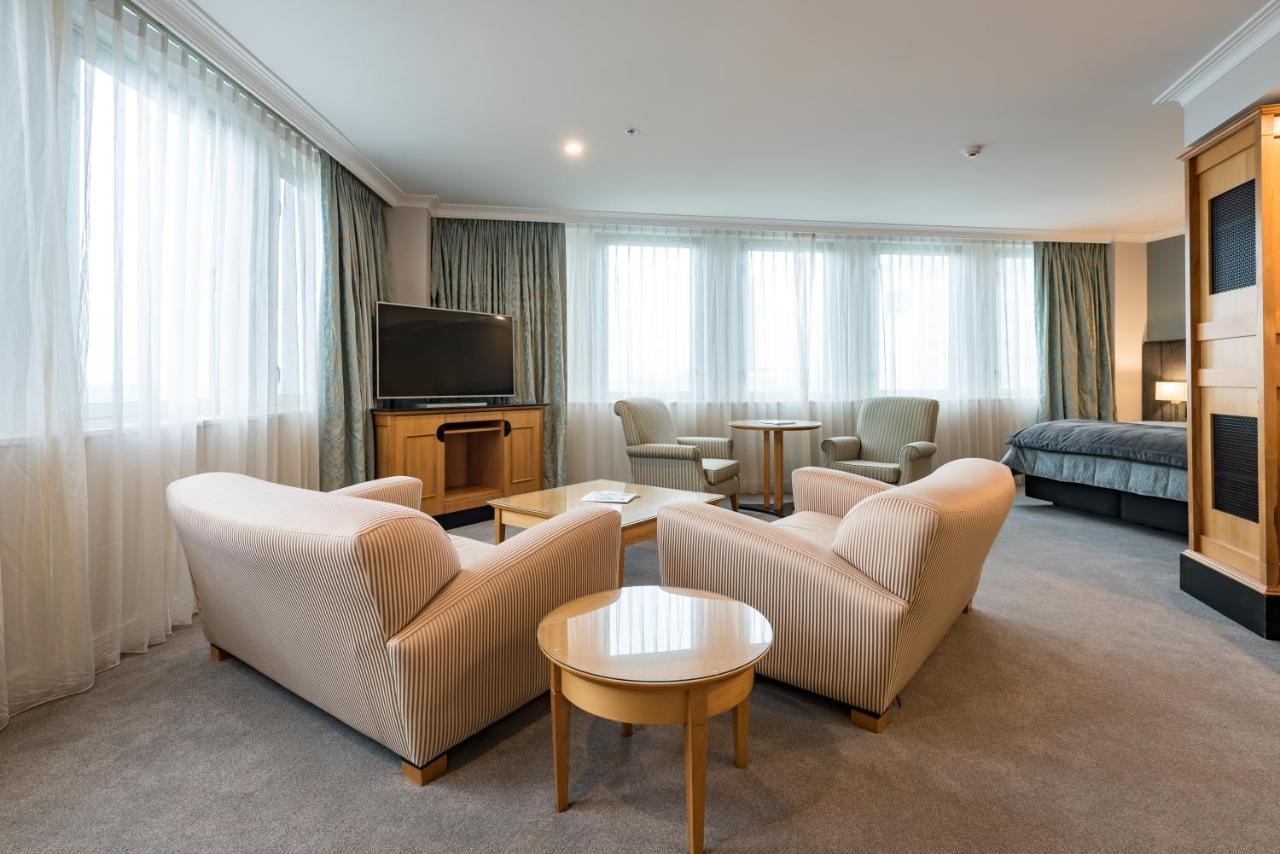 Hotel Distinction