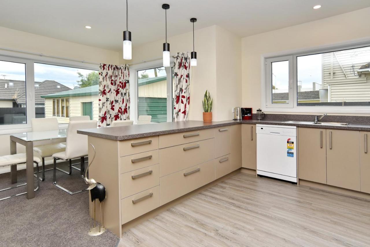 Weston - Spacious & Family Friendly - Bookahome *