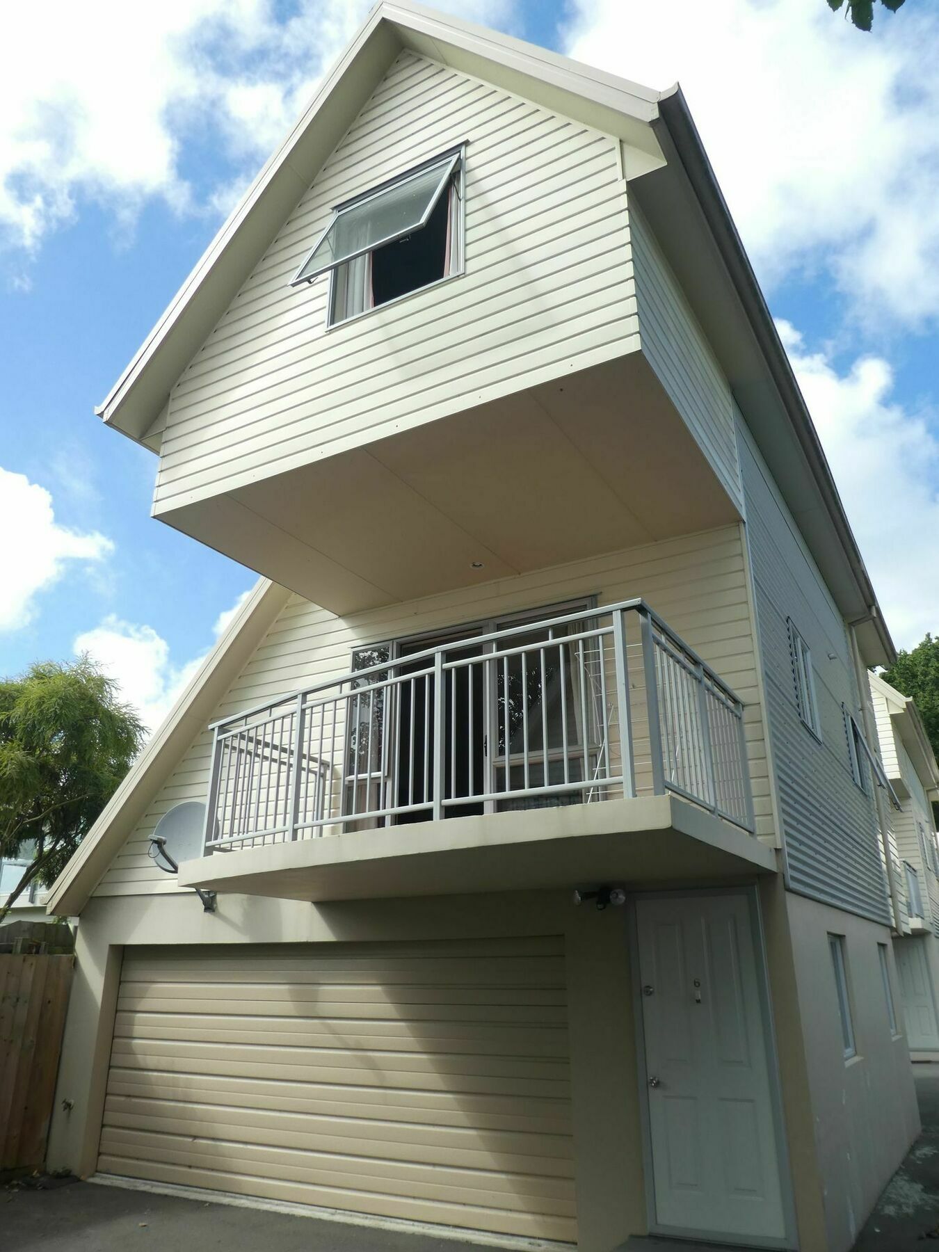 Townhouse Near Town * Christchurch