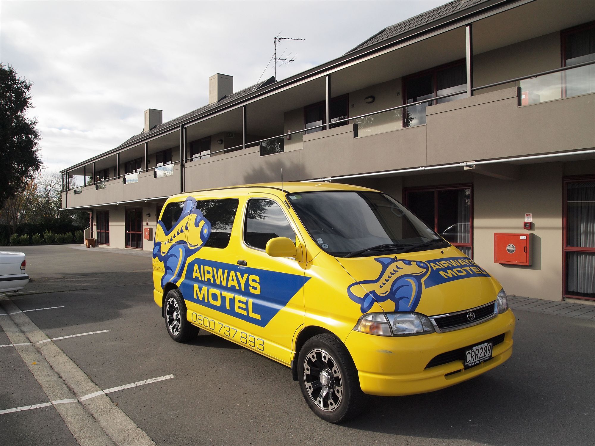 Airways Motel 4*