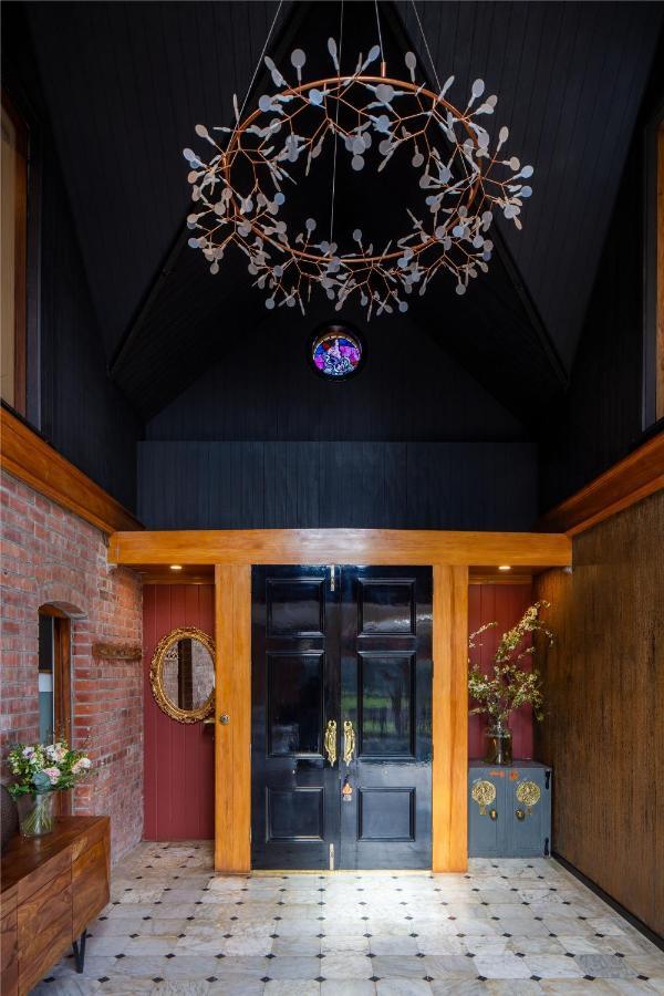 Guest house A Grand Design - The Britten Stables - V1000 Workshop