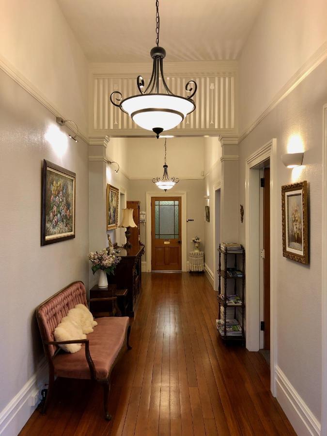 Holly Manor - The Historic Gallery