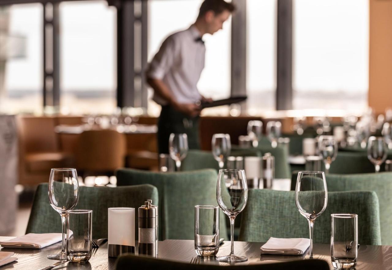 Novotel Airport 4*