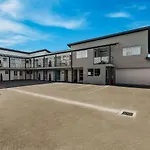 Quality Suites Amore