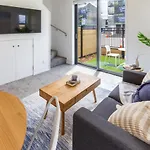 Modern, Convenient, Central: 1 Bedroom Loft