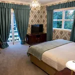 Eliza\'S Manor