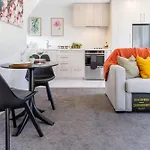 1 Bedroom Gem With Hagley Park At Your Doorstep