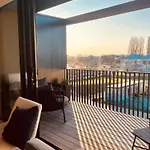 Top Floor Luxury City Central W Sunny Balcony