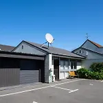 Merivale Court Motel & Apartments