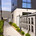 Luxury 2 Bedroom Townhouse By Hagley Park In Cbd