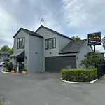 Samhil Motor Lodge