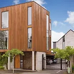Funky Spacious 2Bdrms 2Bthrms Free Covered Park.