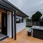 Heaven On Hagley - Sleeps 6