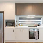 Spacious Stay Near Avon River With Carpark