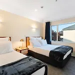 Daffodil Motel