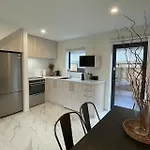 Cbd Apartment 5 - 2 Bed 2 Bath