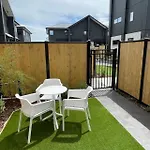 Cbd Apartment 5 - 2 Bed 2 Bath