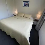 Quiet, New, Sunny Cnzhouse On Upstairs Near Cbd