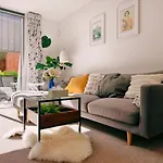 Cbd 2 Bed 2 Bath Parkside Retreat With Freeparking