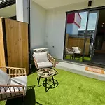 Charming Cbd Studio Apartment