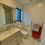 Charming Cbd Studio Apartment