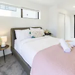 Seaside 2 Bed 2 Bath Haven Short Walk To The Beach