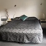 Annabelle Court Motel