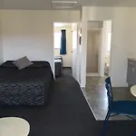 Annabelle Court Motel