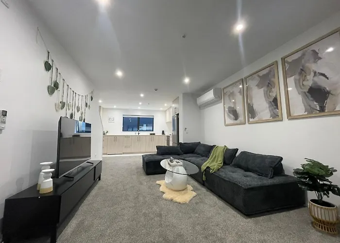 Luxury Cbd 2 Bed Near Riverside Market Free Parking!