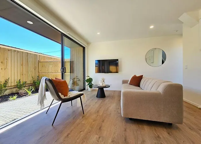 Cosy Central Home - Walk To Cbd & Free Escooters!