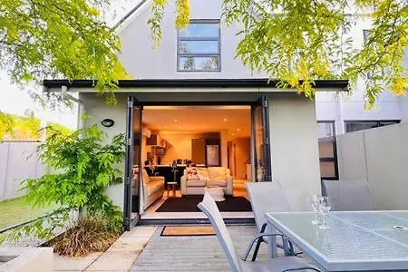 Hagley Apartment - Christchurch Holiday Homes