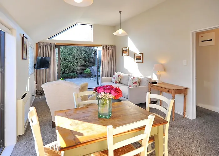 Gordon Villa 1 - Christchurch Holiday Homes