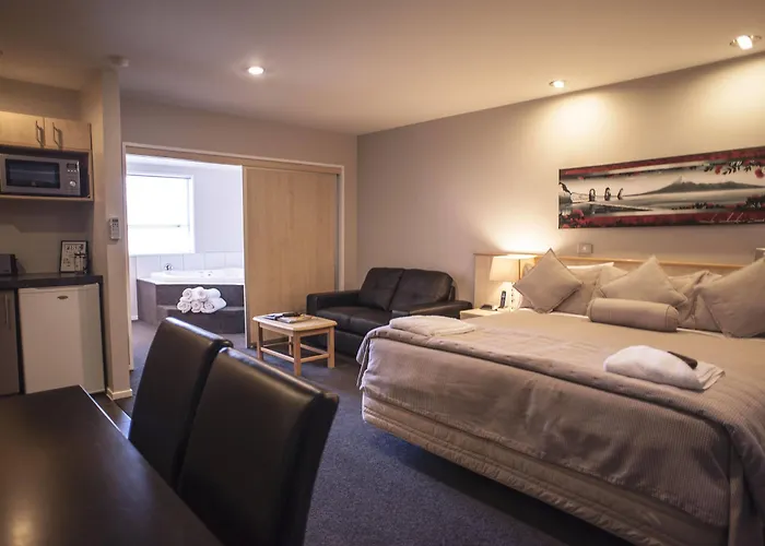 Arthur\'S Court Motor Lodge