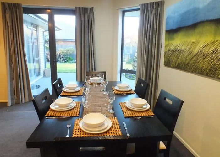 Perfect Home, Stunning Gardens - Aidanfield Gardens Bellissimo