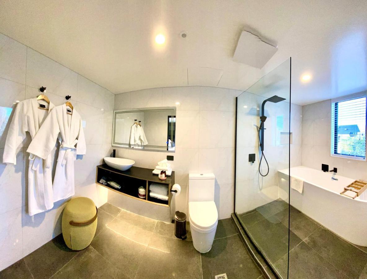 Hotel Whitewood Suites Inner City Luxury
