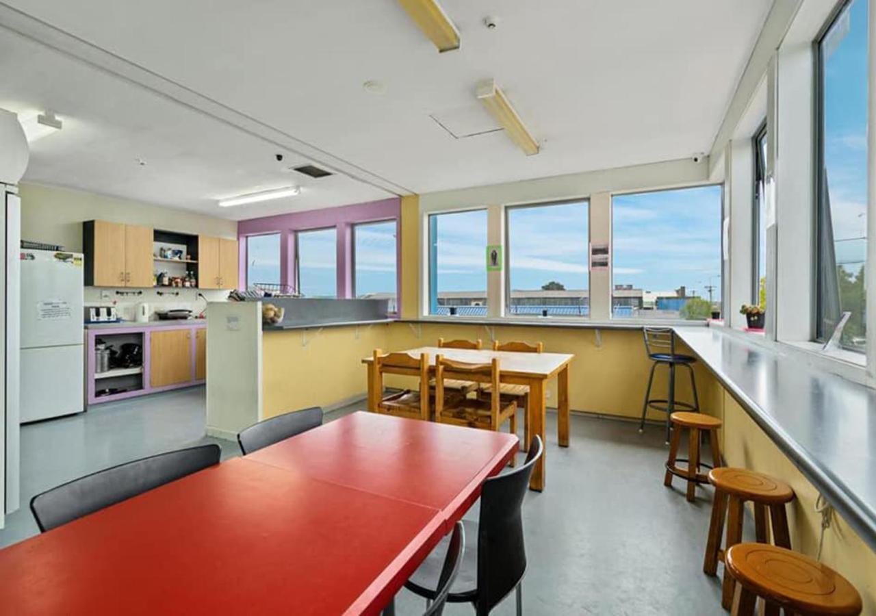 Point Break Backpackers * Christchurch
