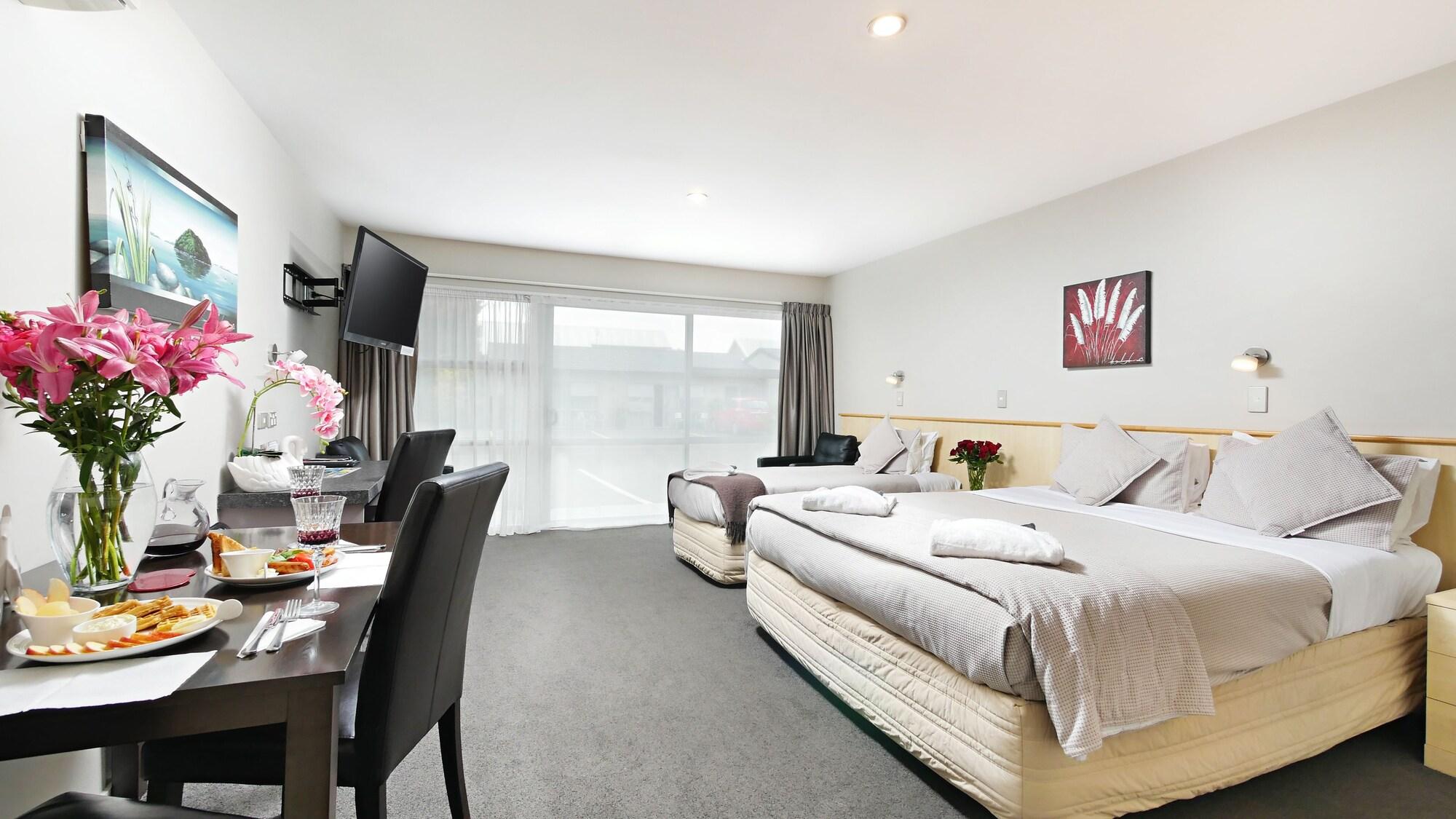 Arthur's Court Motor 5*