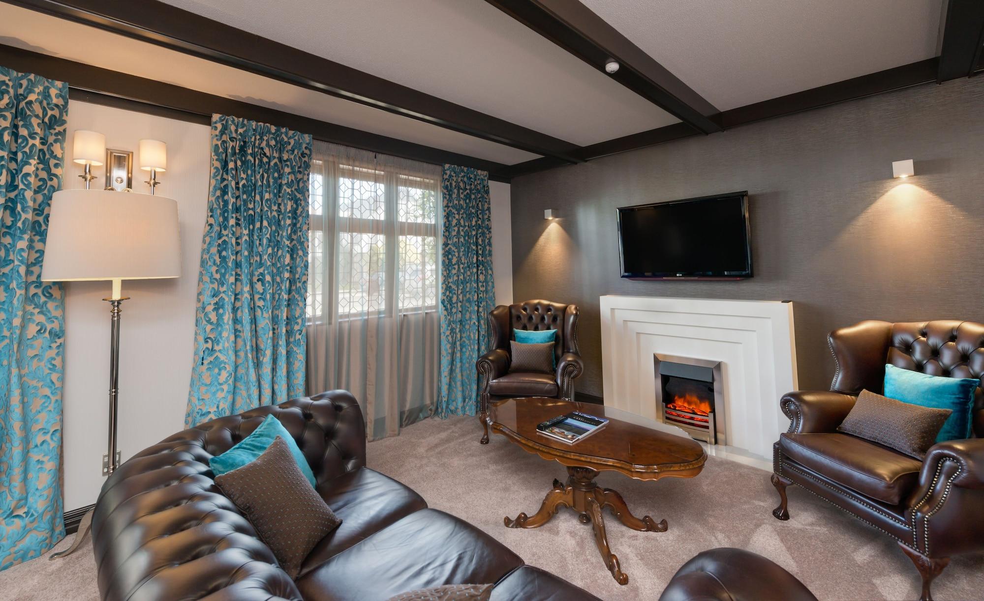 Scenic Cotswold Hotel Christchurch