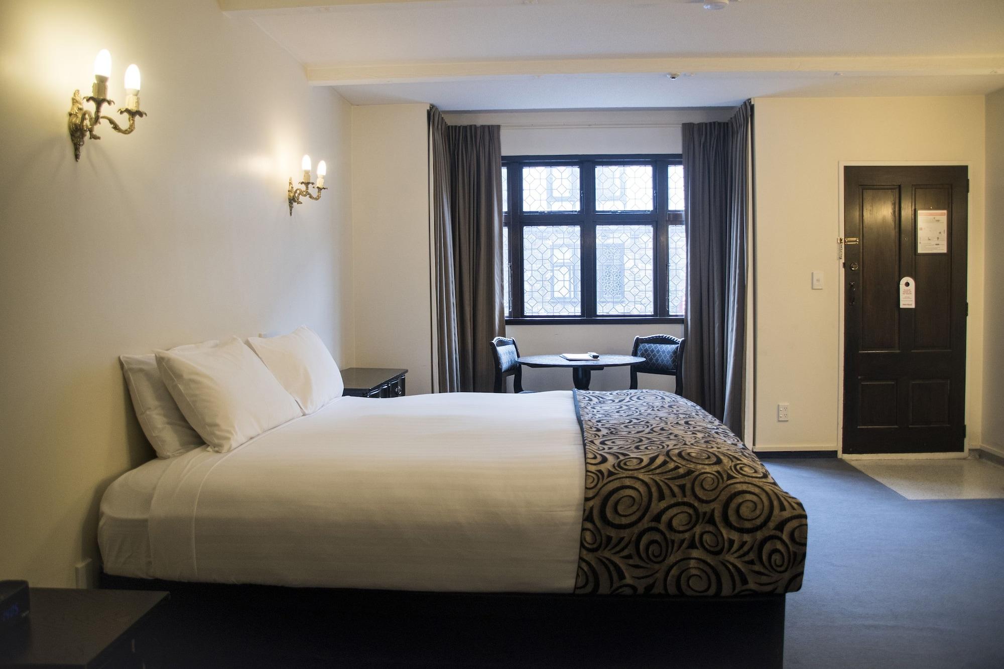 Scenic Cotswold Hotel Christchurch