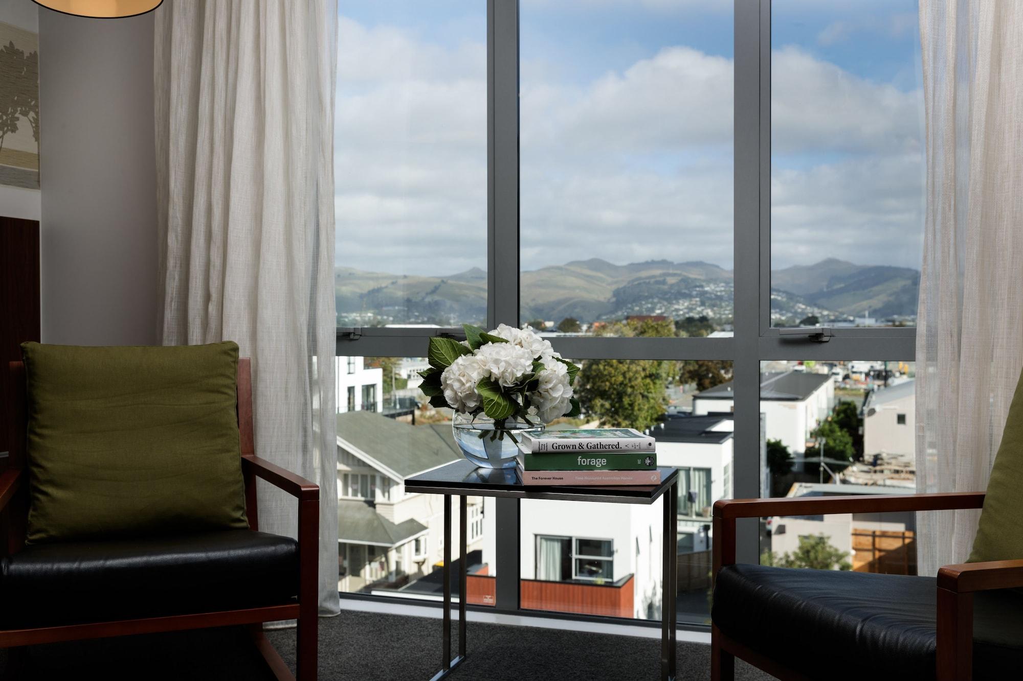 Rydges Latimer 4*