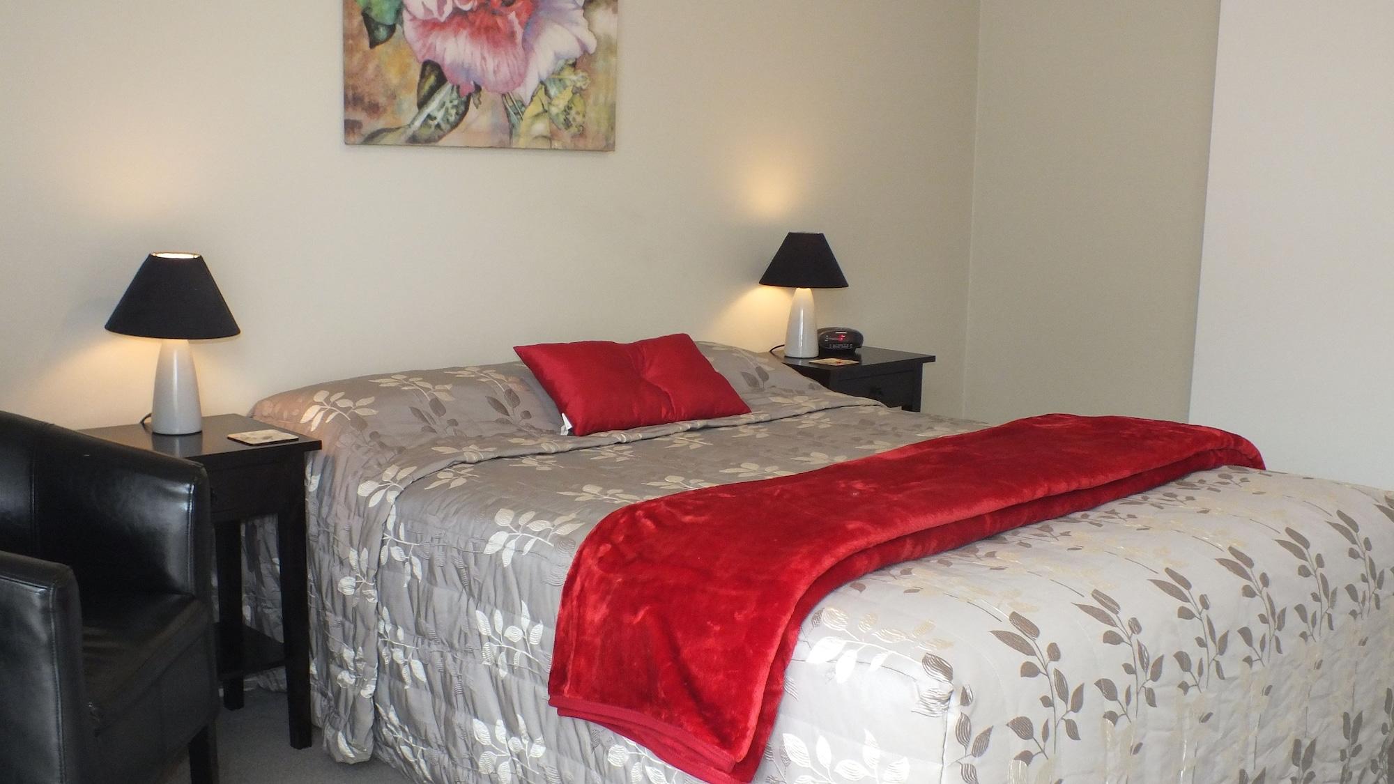 Econo Canterbury Court 3*