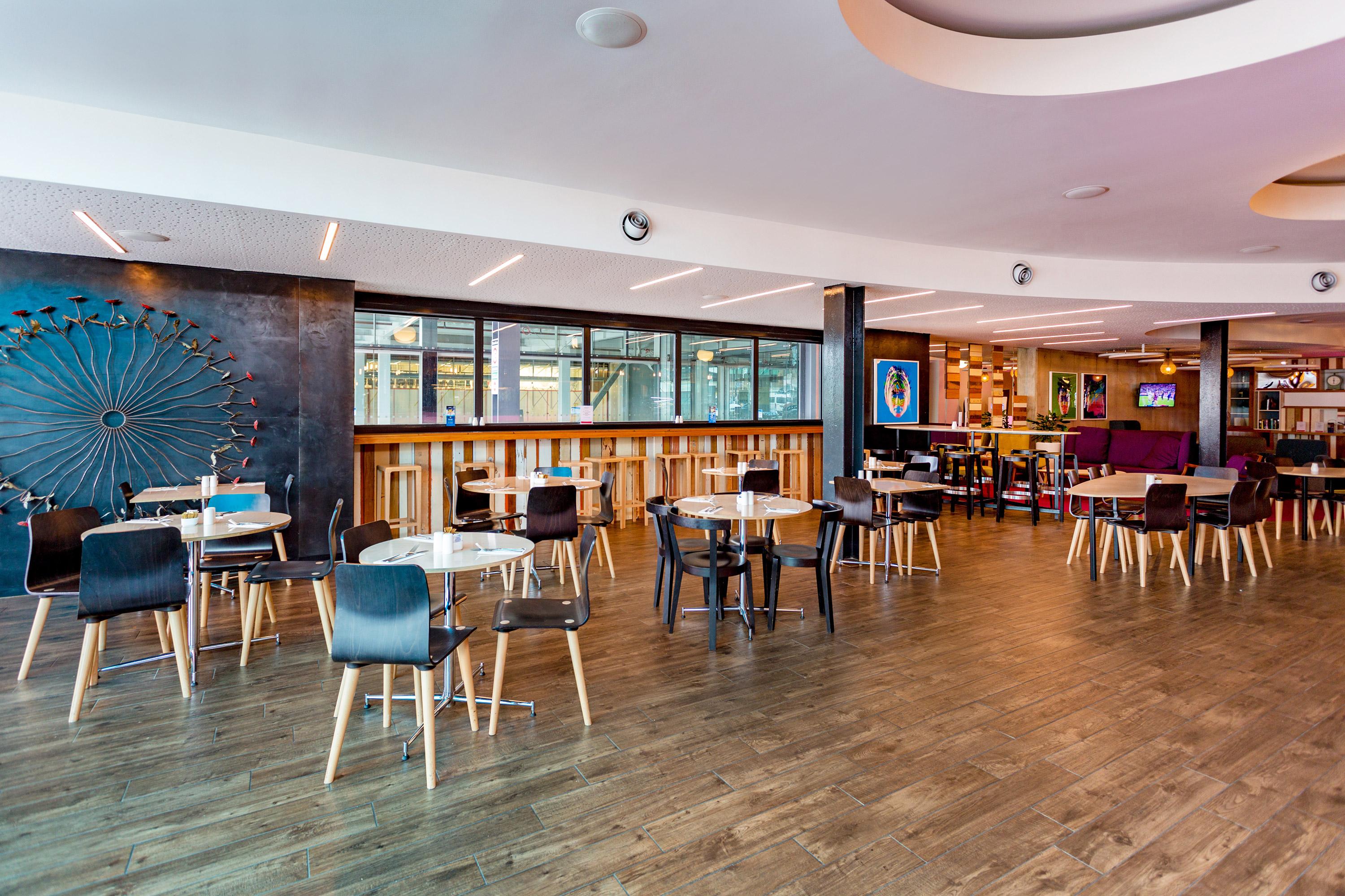 Breakfree On Cashel, An Accor