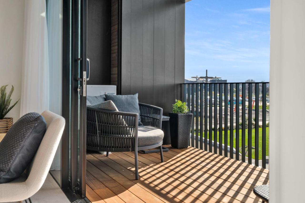 Floor Luxury W Sunny Balcony Apartment Christchurch