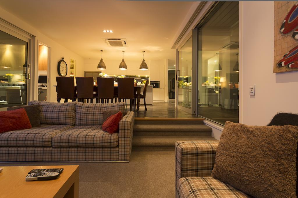 Bed & Breakfast The Establishment Boutique Christchurch