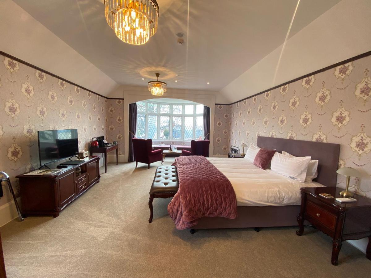 Eliza's Manor 5* Christchurch