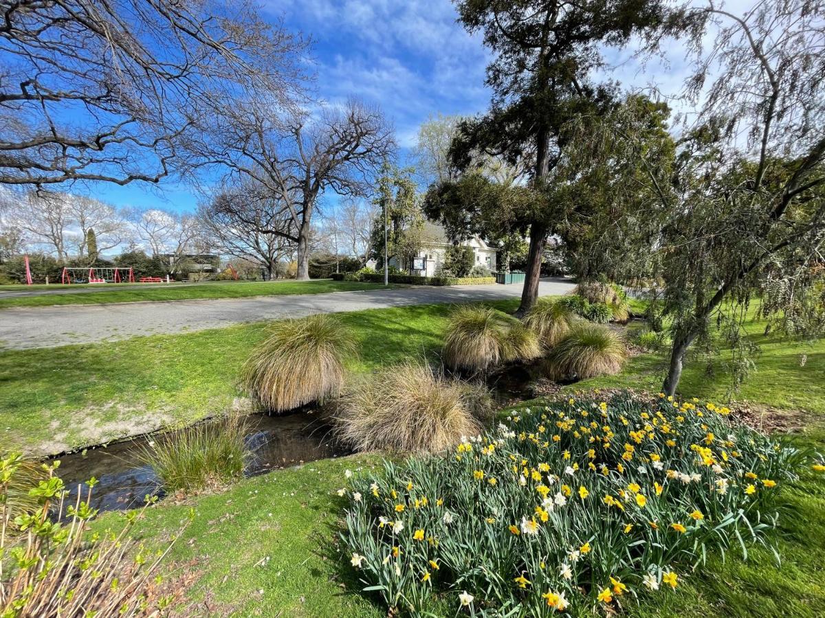 Apartment Quiet, New, Sunny Cnzhouse On Upstairs Near Cbd *