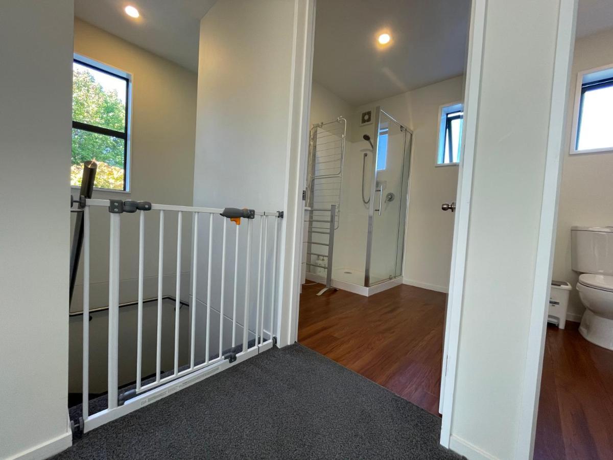 Apartment Quiet, New, Sunny Cnzhouse On Upstairs Near Cbd