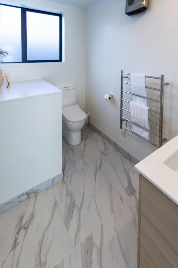 Indulge In Hagley Park 2 Bed 2 Bath *