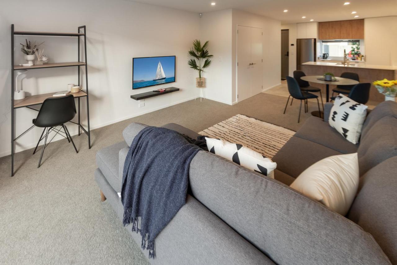 Apartment Lights Retreat With Carpark 2 Bed 2 Bath